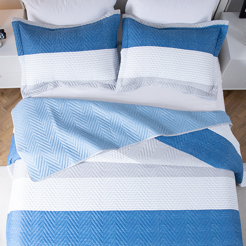 Kasentex Reversible Lightweight Quilt Set Twin/Queen/King - Soft All Season Bedspread Coverlet, White & Blue