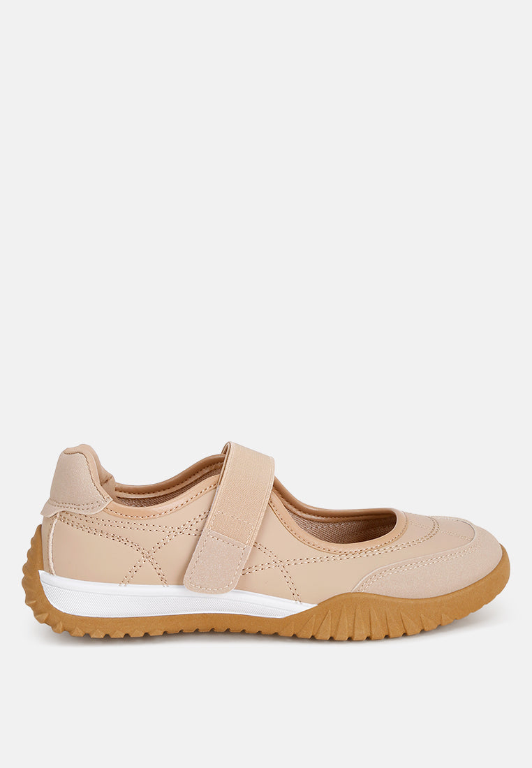 Kairus Adjustable Strap Closure Sneakers